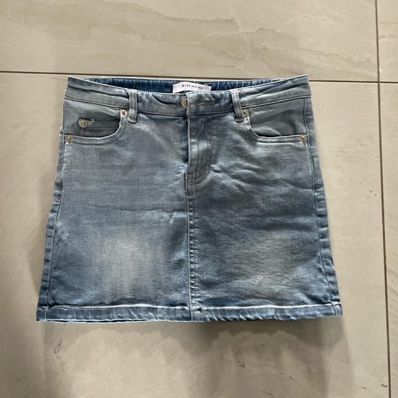 GIVENCHY star denim mini skirt - Picture 3 of 4